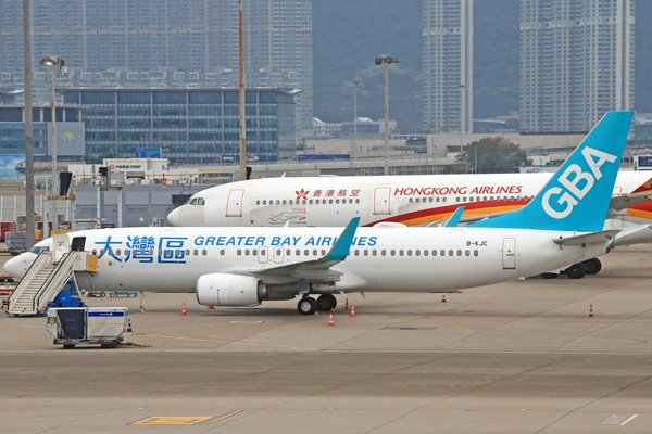 Quels sont les meilleurs spots pour la plongée sous-marine avec les raies manta à Kona, Hawaï : périodes et équipements ?